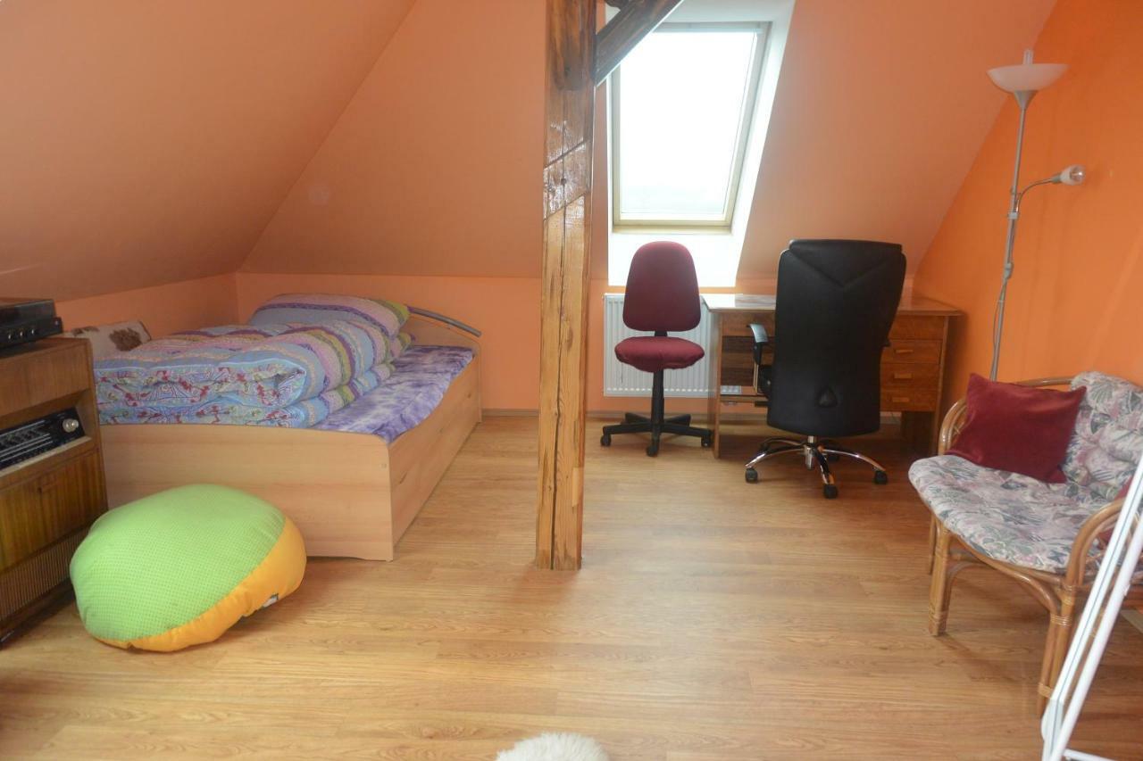 Rodinne Ubytovani - Family Accommodation Kobylice ภายนอก รูปภาพ