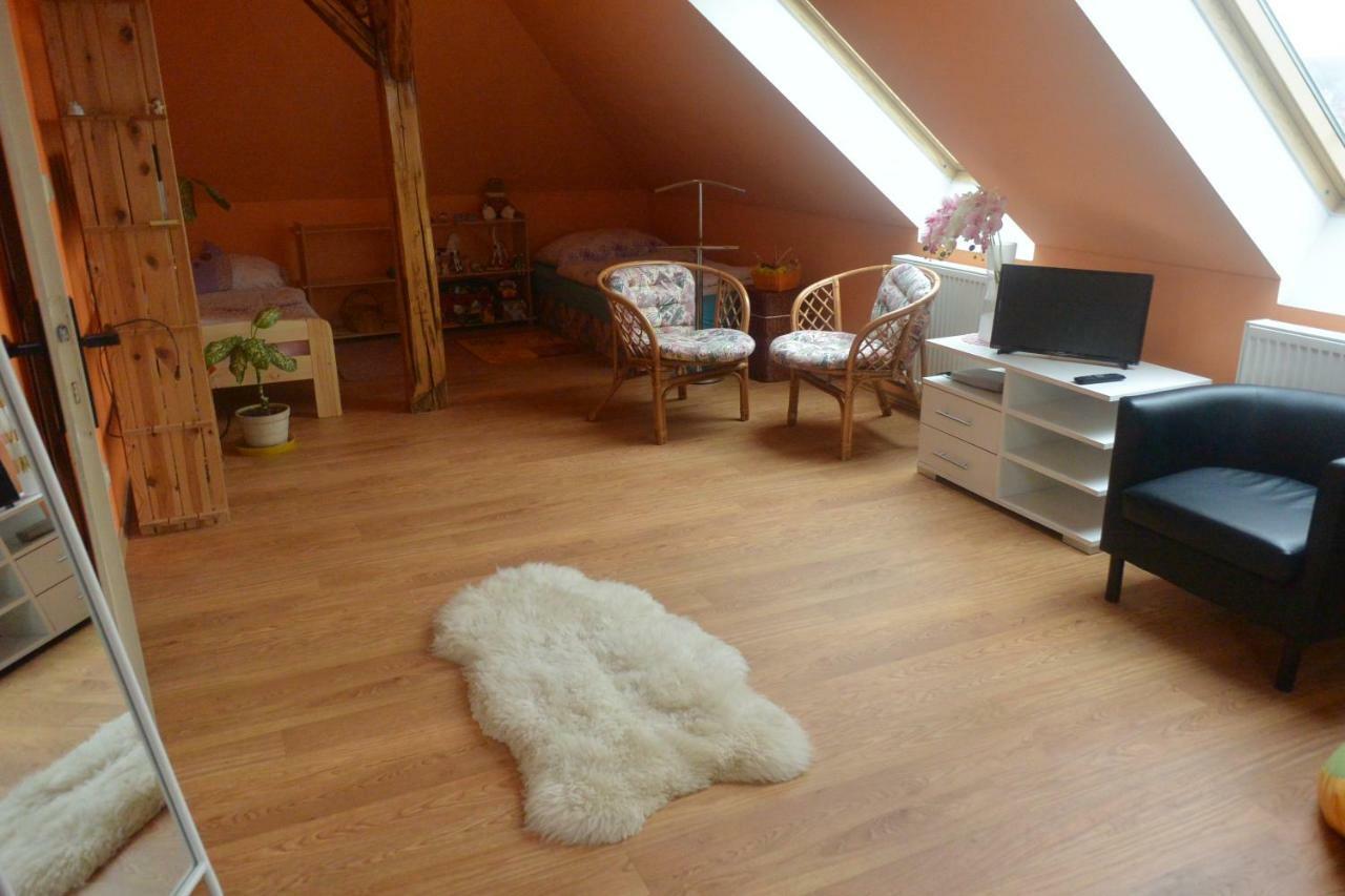 Rodinne Ubytovani - Family Accommodation Kobylice ภายนอก รูปภาพ