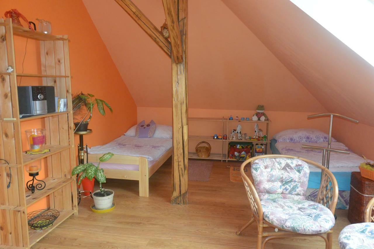Rodinne Ubytovani - Family Accommodation Kobylice ภายนอก รูปภาพ